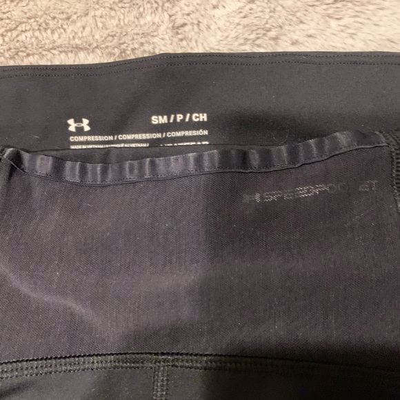 UA Compression Heat Gear Leggings - Picture 4 of 6